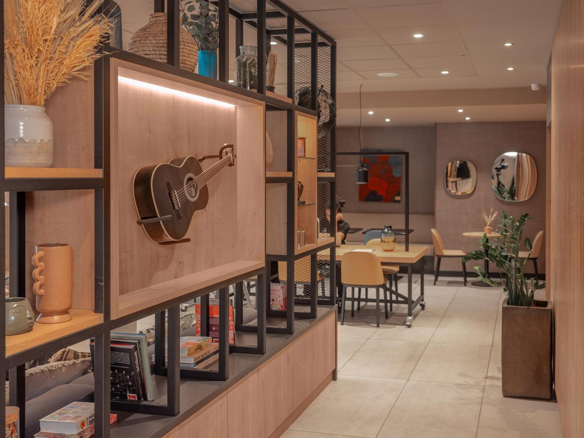 Ibis Paris Gare Montparnasse Catalogne Hotel Buitenkant foto